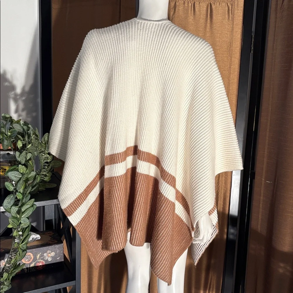 Stylish Cream and Tan Poncho - Picture 4 of 7